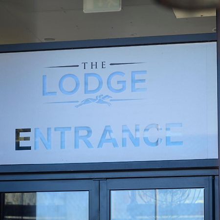 The Lodge Hotel Newbury  Buitenkant foto