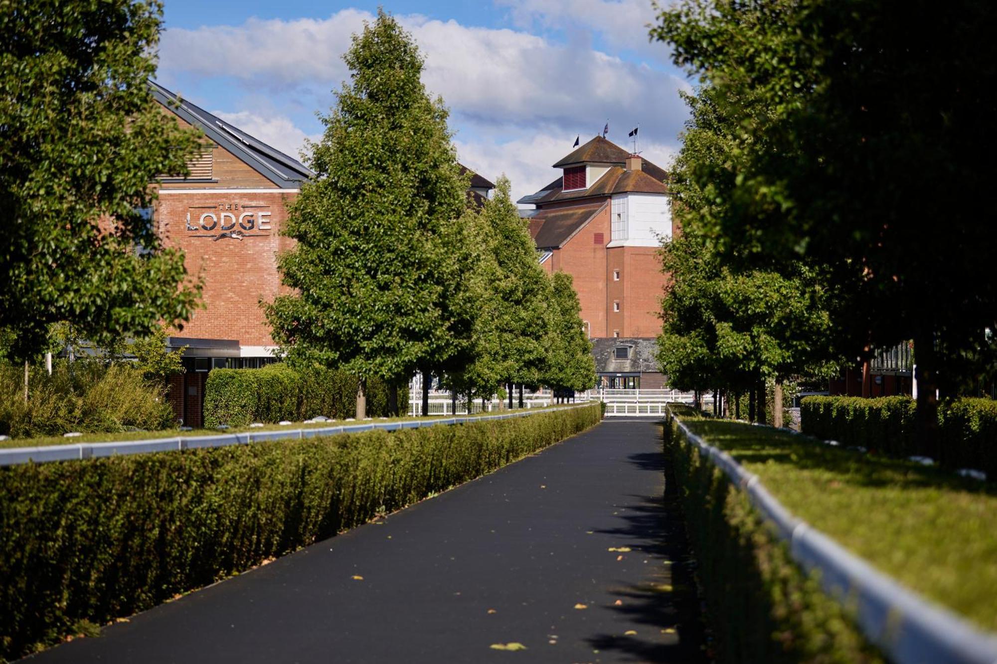 The Lodge Hotel Newbury  Buitenkant foto