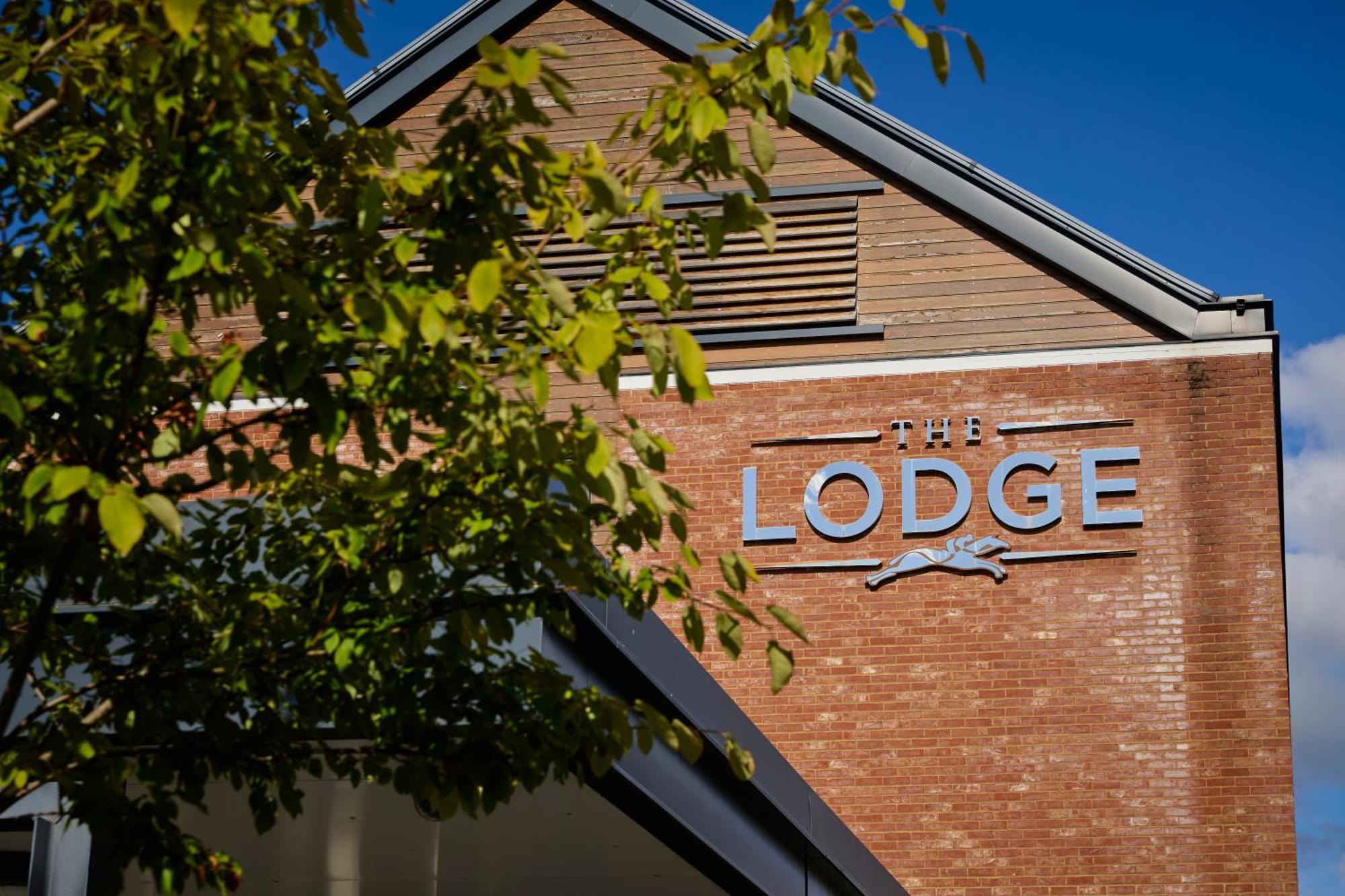 The Lodge Hotel Newbury  Buitenkant foto