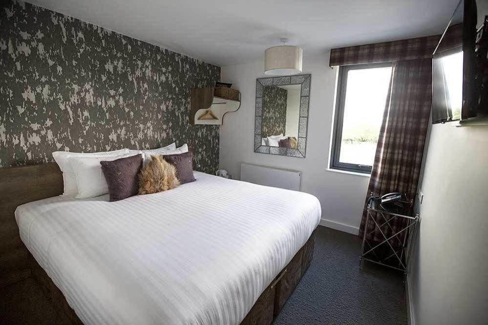 The Lodge Hotel Newbury  Buitenkant foto
