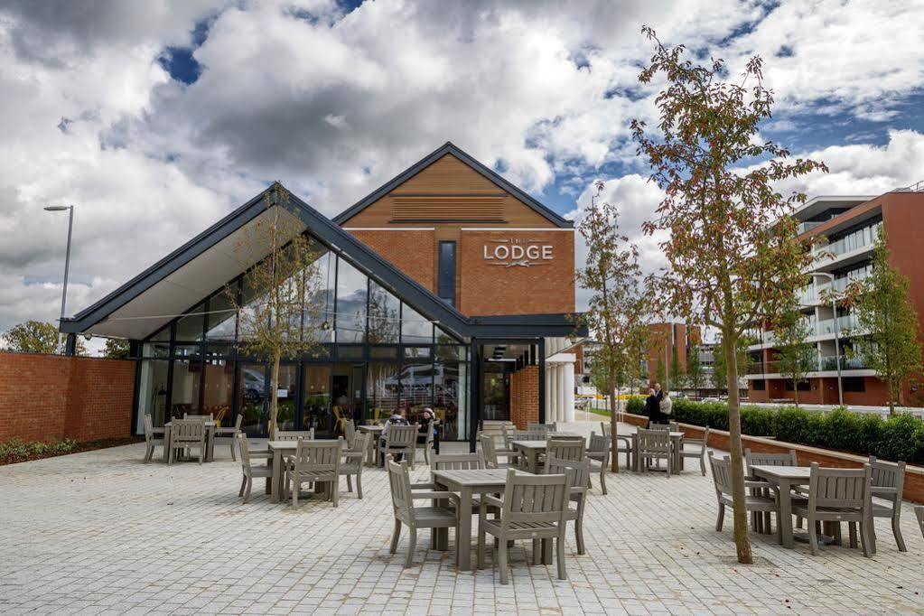 The Lodge Hotel Newbury  Buitenkant foto